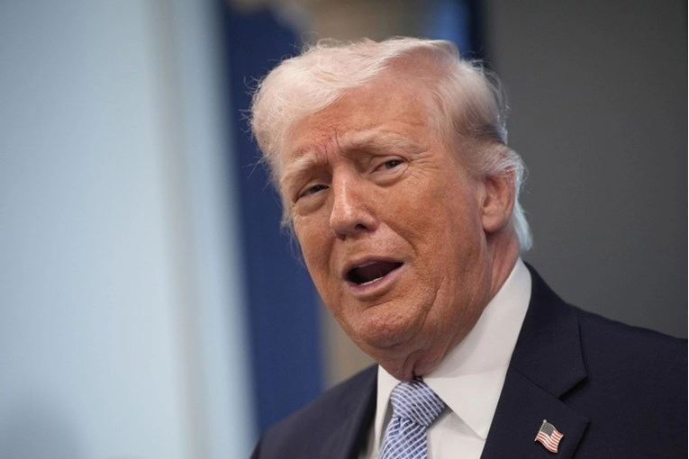 Trump: Xi mi je rekao da Kina neće slati vojnu opremu Iranu